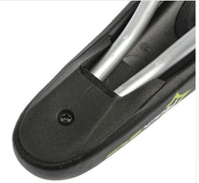 Simple Retro Saddle